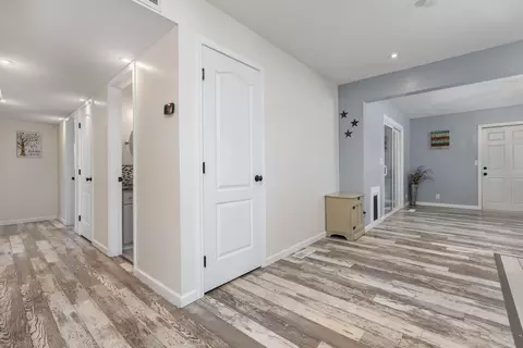 1075 Laurel Ln, Lemoore, CA 93245 photo 12