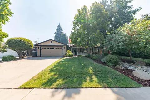 2842 S Jacob St, Visalia, CA 93277