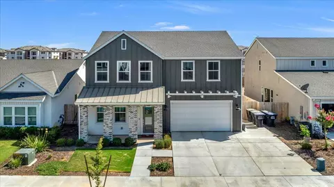 205 E Tyler Ave, Visalia, CA 93291