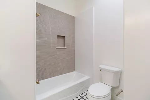 Bath - 3136 E Beech Ct, Visalia, CA 93292 photo 20 of 20