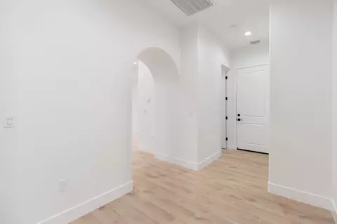 Entry Way - 3136 E Beech Ct, Visalia, CA 93292 photo 9 of 14