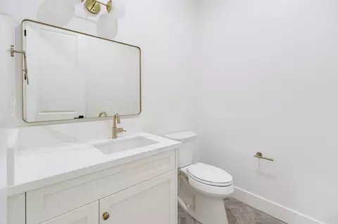 Bath - 3136 E Beech Ct, Visalia, CA 93292 photo 10 of 20