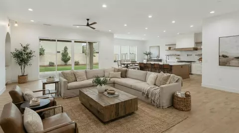 Living - 3136 E Beech Ct, Visalia, CA 93292 photo 2 of 7