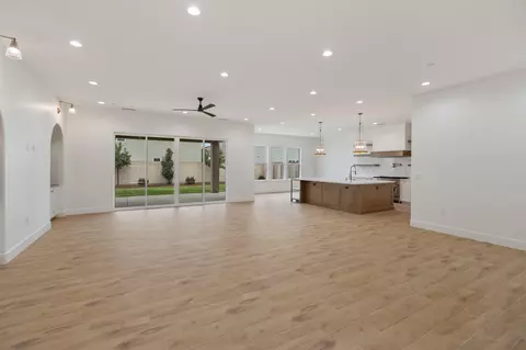 Living - 3136 E Beech Ct, Visalia, CA 93292 photo 3 of 7