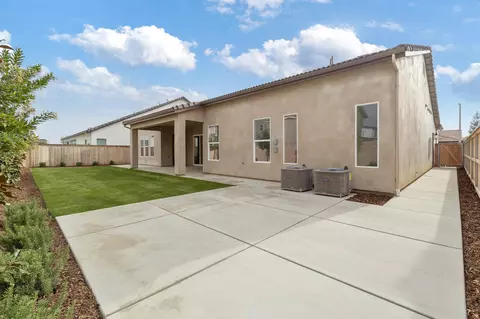 Exterior - 3136 E Beech Ct, Visalia, CA 93292 photo 11 of 11