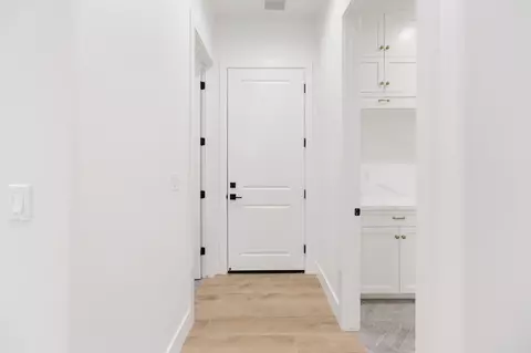 Entry Way - 3136 E Beech Ct, Visalia, CA 93292 photo 10 of 14