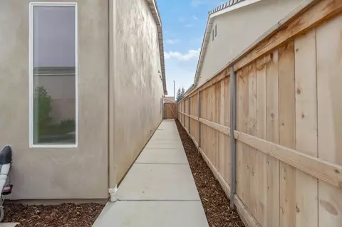 Entry Way - 3136 E Beech Ct, Visalia, CA 93292 photo 14 of 14