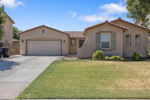 648 N Magna Carta Ave, Hanford, CA 93230