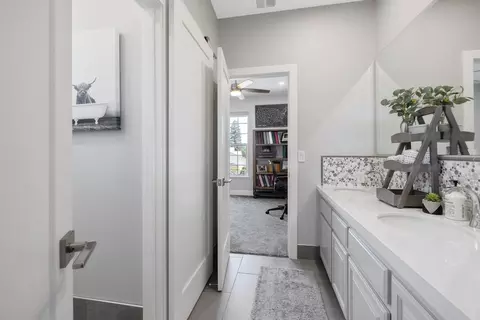 Entry Way - 620 Pheasant Ct, Exeter, CA 93221 photo 12 of 13
