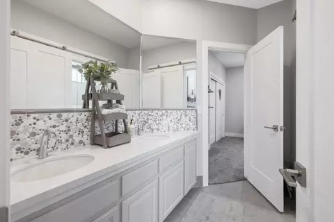 Entry Way - 620 Pheasant Ct, Exeter, CA 93221 photo 11 of 13