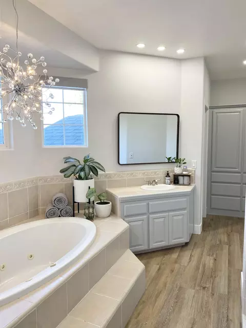 Bath - 620 Pheasant Ct, Exeter, CA 93221 photo 3 of 9