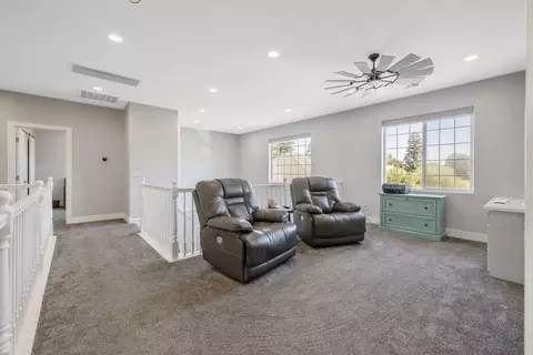 Entry Way - 620 Pheasant Ct, Exeter, CA 93221 photo 9 of 13