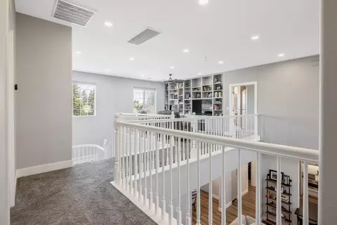 Entry Way - 620 Pheasant Ct, Exeter, CA 93221 photo 8 of 13