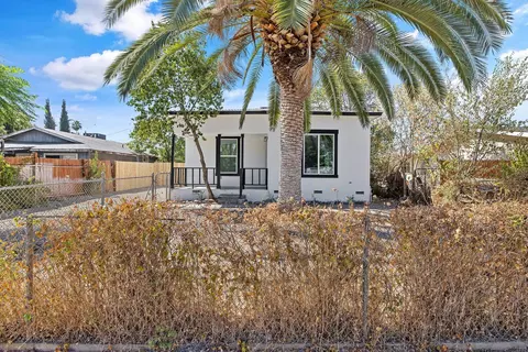 139 W Fir Ave, Pinedale, CA 93650