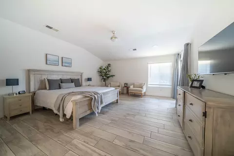 2139 S Crenshaw Ct, Visalia, CA 93277 photo 13