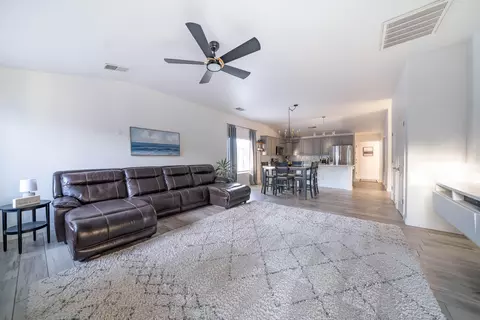 2139 S Crenshaw Ct, Visalia, CA 93277 photo 9