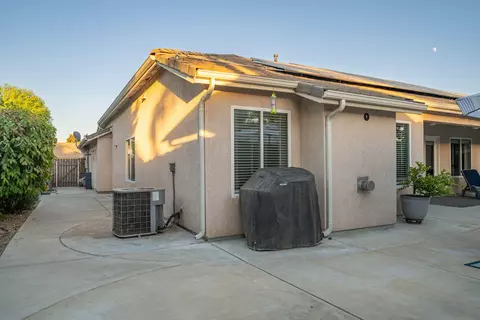 2139 S Crenshaw Ct, Visalia, CA 93277 photo 27