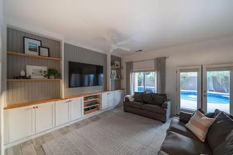 2139 S Crenshaw Ct, Visalia, CA 93277 photo 3