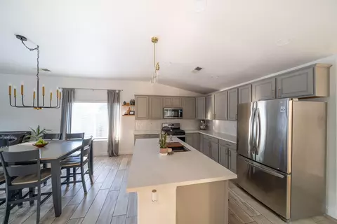 2139 S Crenshaw Ct, Visalia, CA 93277 photo 7