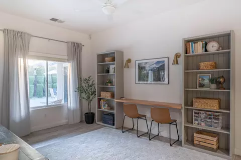2139 S Crenshaw Ct, Visalia, CA 93277 photo 5