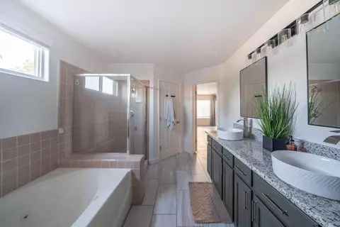 2139 S Crenshaw Ct, Visalia, CA 93277 photo 17