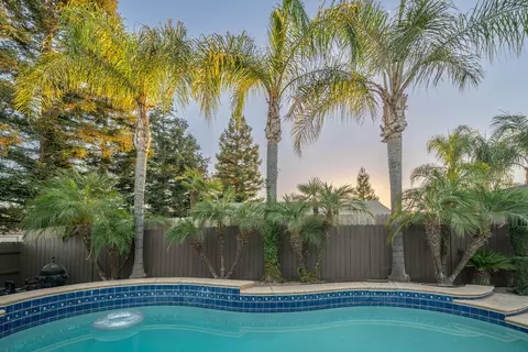 2139 S Crenshaw Ct, Visalia, CA 93277 photo 12