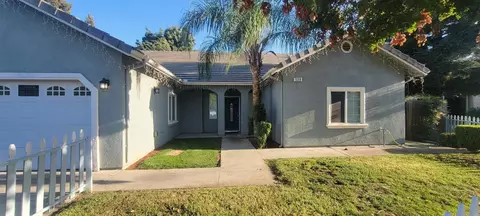 529 E Ferguson Ct, Visalia, CA 93292 photo 2