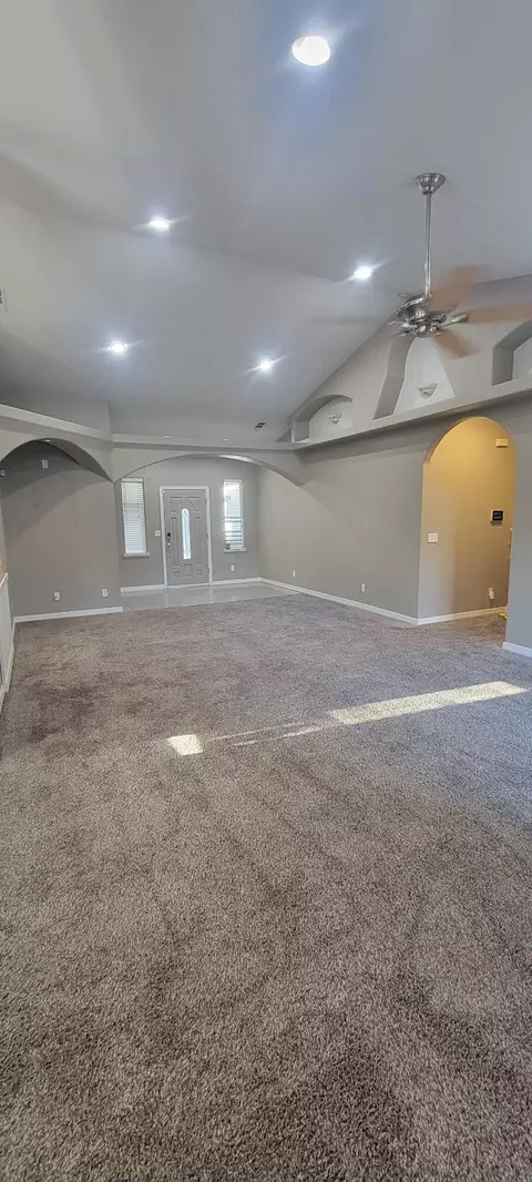 529 E Ferguson Ct, Visalia, CA 93292 photo 14