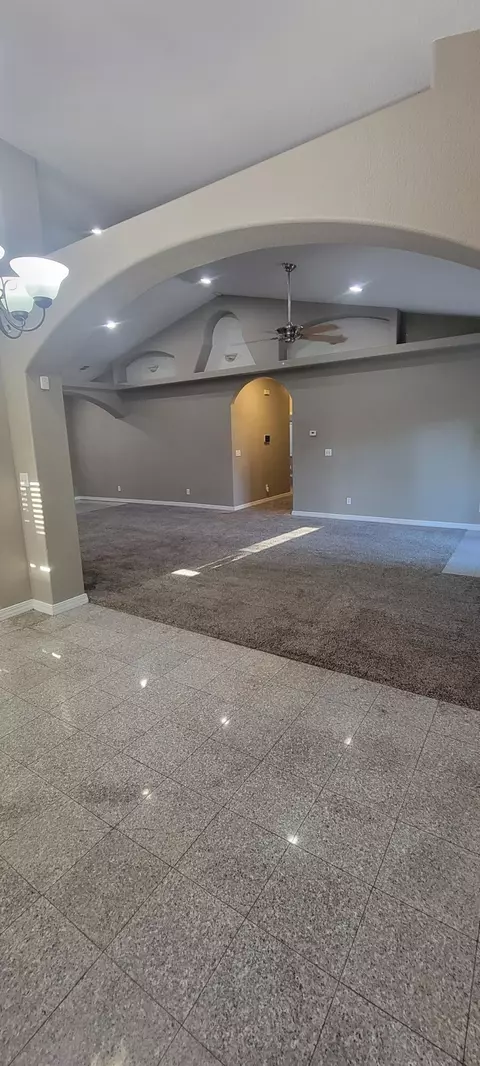 529 E Ferguson Ct, Visalia, CA 93292 photo 18