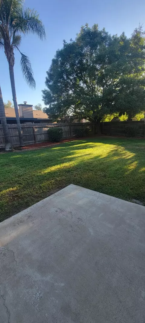529 E Ferguson Ct, Visalia, CA 93292 photo 30