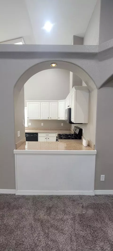 529 E Ferguson Ct, Visalia, CA 93292 photo 11
