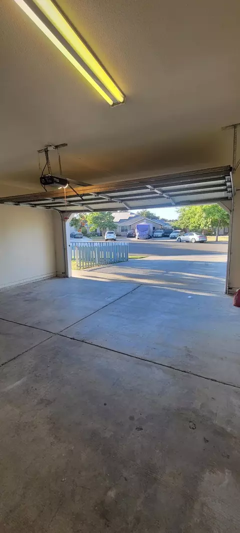 529 E Ferguson Ct, Visalia, CA 93292 photo 27