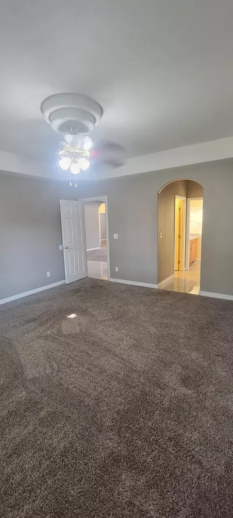 529 E Ferguson Ct, Visalia, CA 93292 photo 7