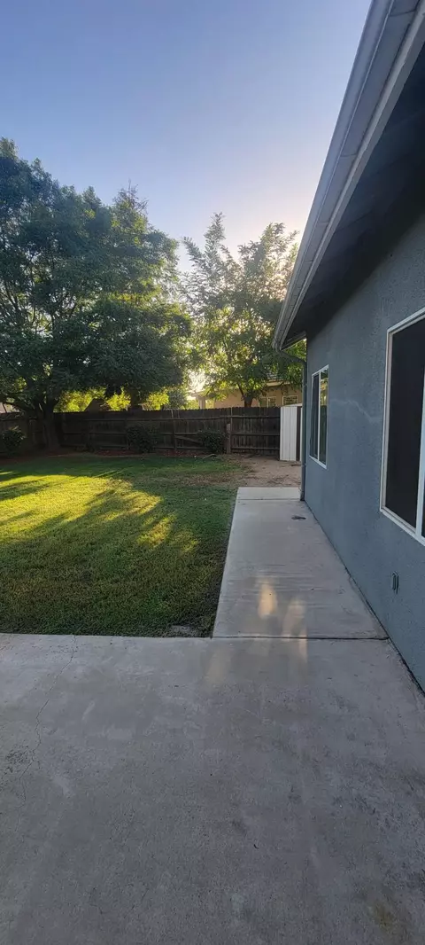 529 E Ferguson Ct, Visalia, CA 93292 photo 31