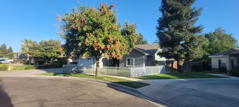 529 E Ferguson Ct, Visalia, CA 93292 photo 3