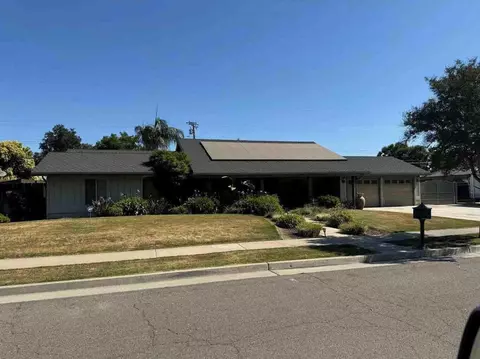 414 E Chevy Chase Dr, Tulare, CA 93274