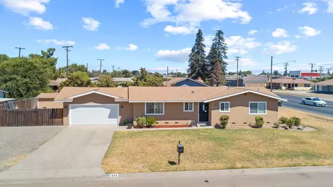 996 Cardoza Dr, Tulare, CA 93274