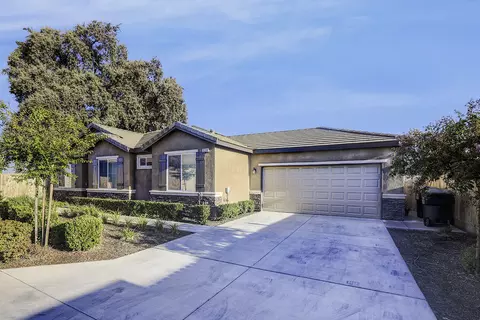 3234 N Rova Ct, Visalia, CA 93291