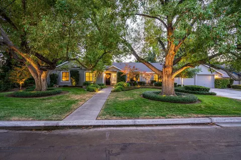 415 N Montgomery Ct, Visalia, CA 93291