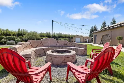 Exterior - 2164 W Benton Ct, Exeter, CA 93221 photo 17 of 27