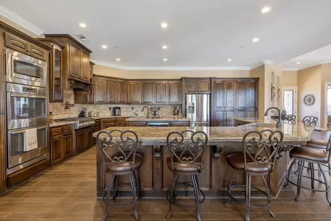 Kitchen - 2164 W Benton Ct, Exeter, CA 93221 photo 3 of 8
