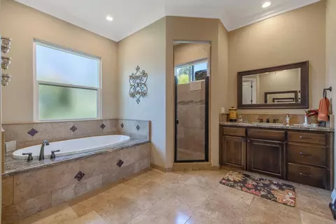 Bath - 2164 W Benton Ct, Exeter, CA 93221 photo 7 of 7