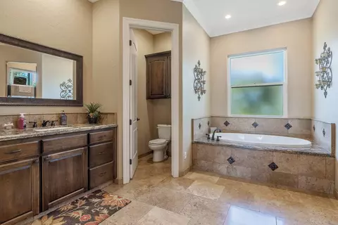 Bath - 2164 W Benton Ct, Exeter, CA 93221 photo 6 of 7