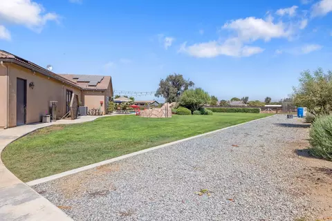 Exterior - 2164 W Benton Ct, Exeter, CA 93221 photo 20 of 27