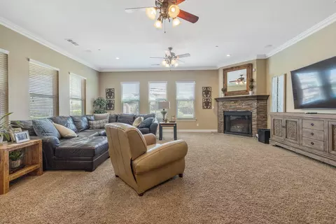 Living - 2164 W Benton Ct, Exeter, CA 93221 photo 3 of 6