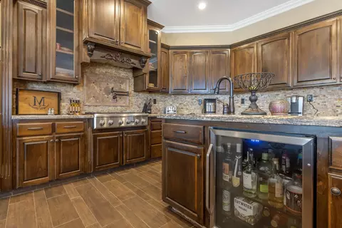 Kitchen - 2164 W Benton Ct, Exeter, CA 93221 photo 6 of 8