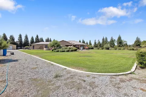 Exterior - 2164 W Benton Ct, Exeter, CA 93221 photo 21 of 27
