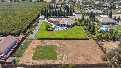 View/Area - 2164 W Benton Ct, Exeter, CA 93221 photo 2 of 13
