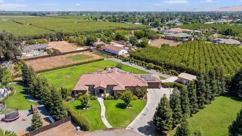 View/Area - 2164 W Benton Ct, Exeter, CA 93221 photo 9 of 13