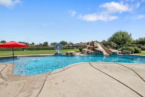 Exterior - 2164 W Benton Ct, Exeter, CA 93221 photo 23 of 27